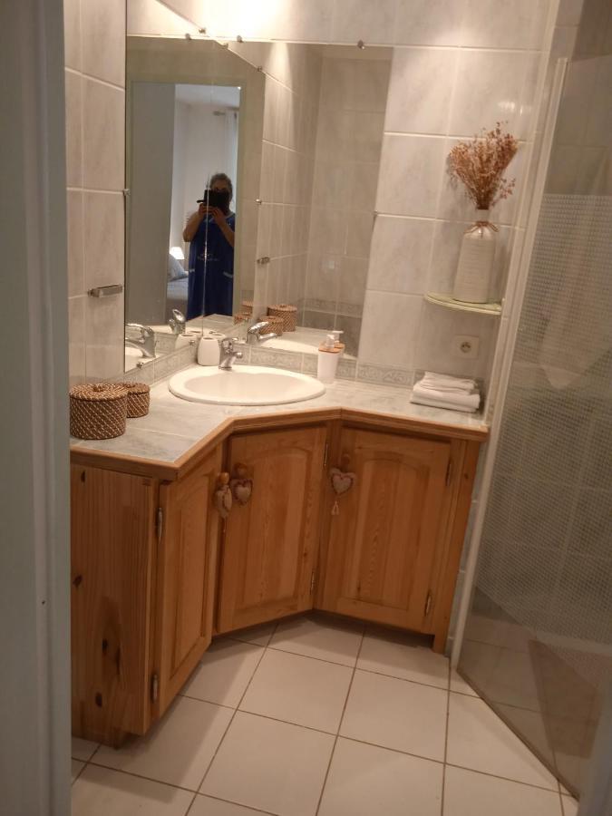 Chez Marie Bed & Breakfast เรกูส ภายนอก รูปภาพ