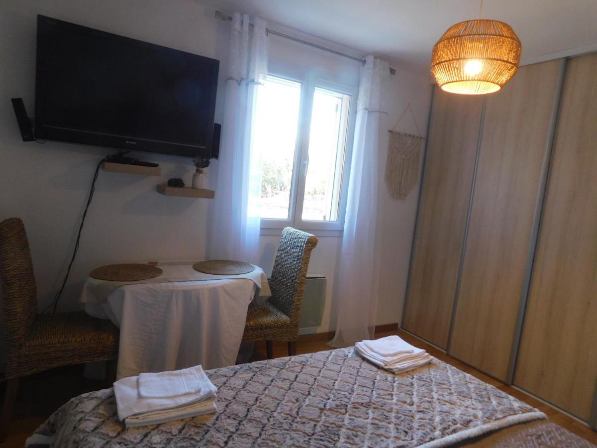 Chez Marie Bed & Breakfast เรกูส ภายนอก รูปภาพ
